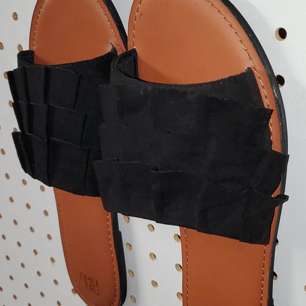 Sandals - Picture 2 of 4